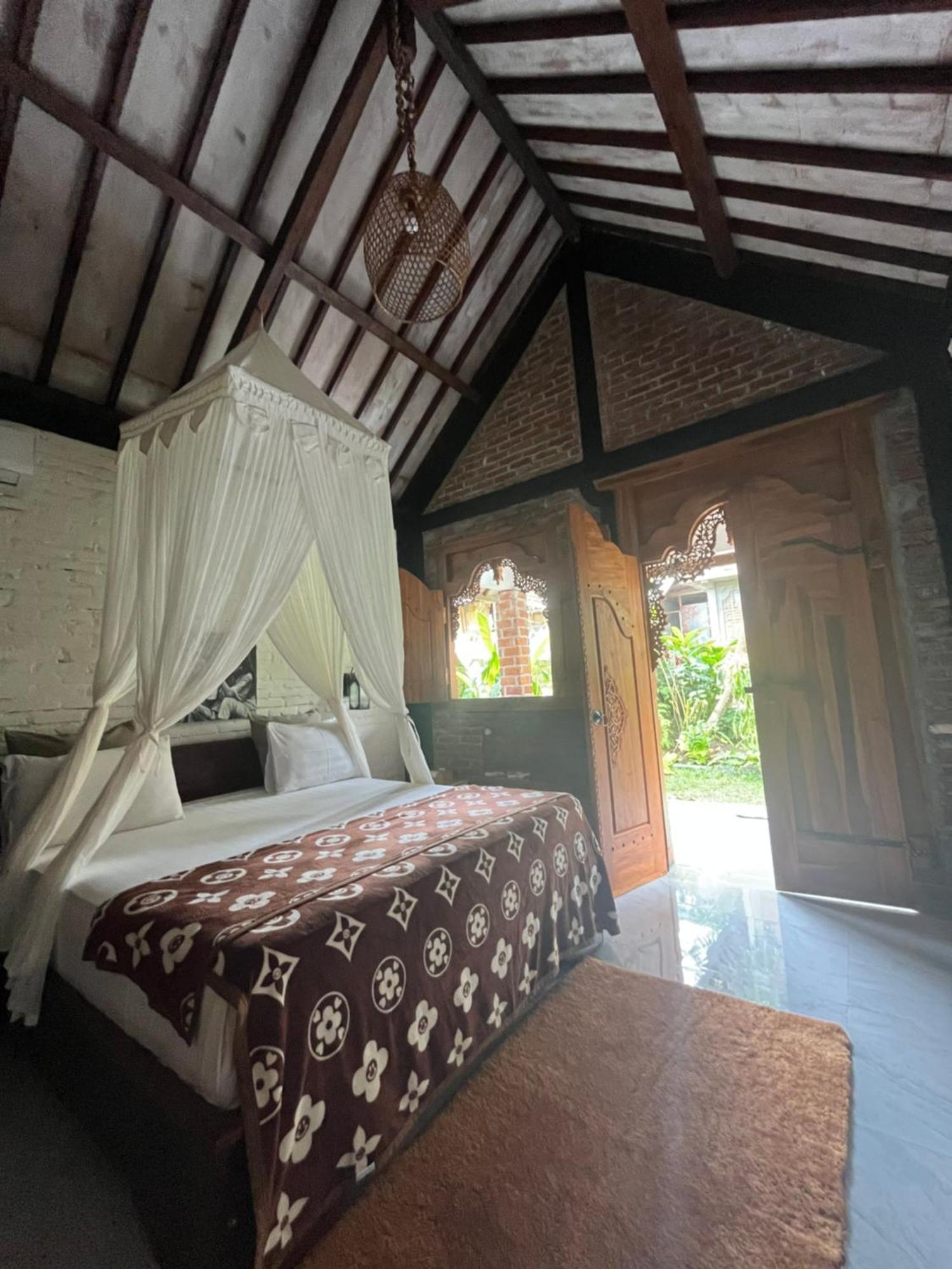 Al Sasaki Apartment Tetebatu Ngoại thất bức ảnh